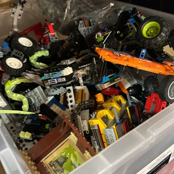 4.5lbs Genuine LEGO - Bulk Bricks Parts Pieces Lot - Choose Boy or Girl Box - Picture 4 of 11